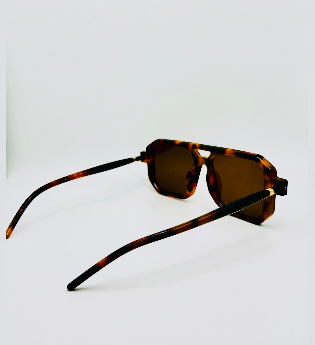 "70s SQUARE 4" Sunglasses
