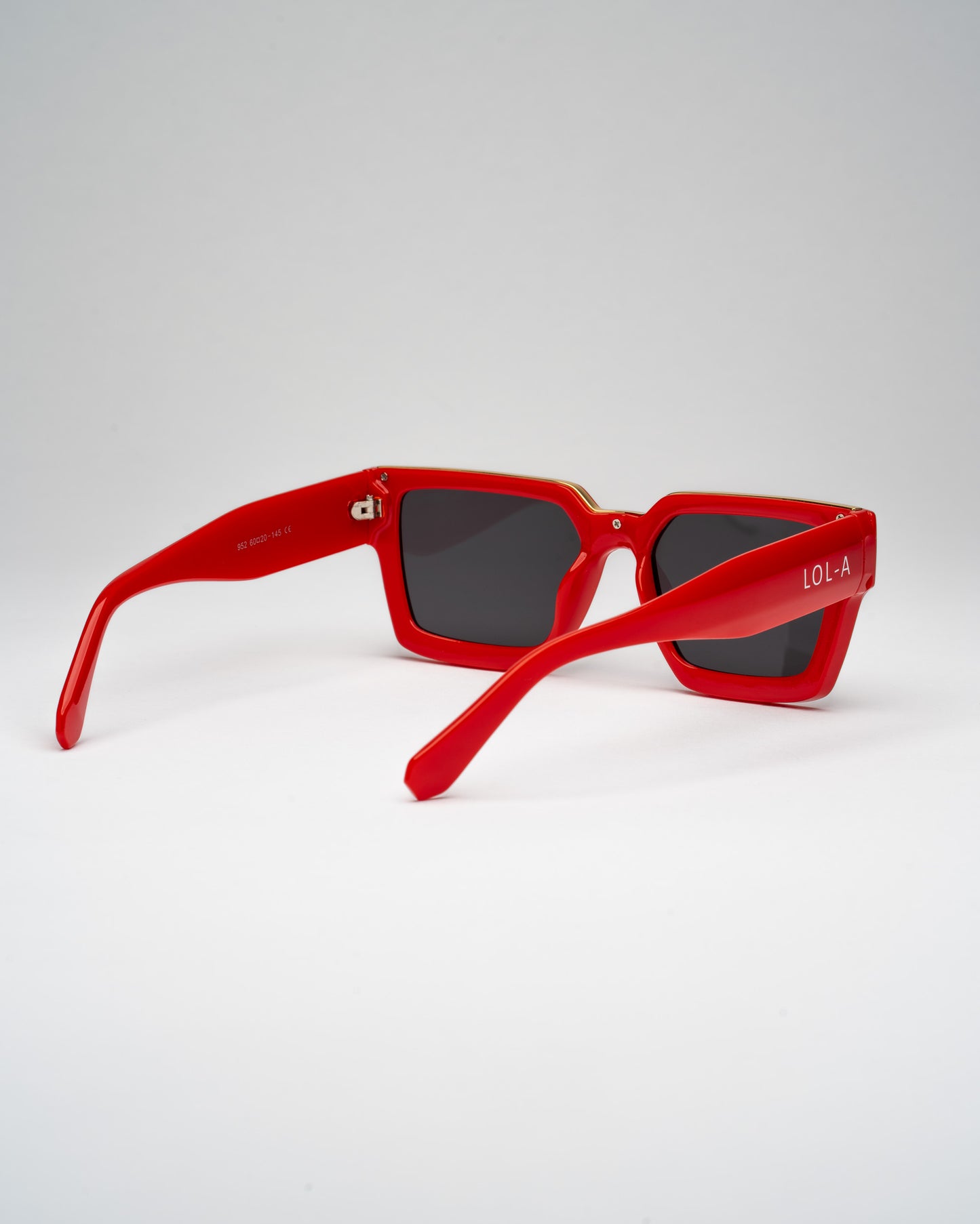 “RED DIVA" Sunglasses- SIGNATURE